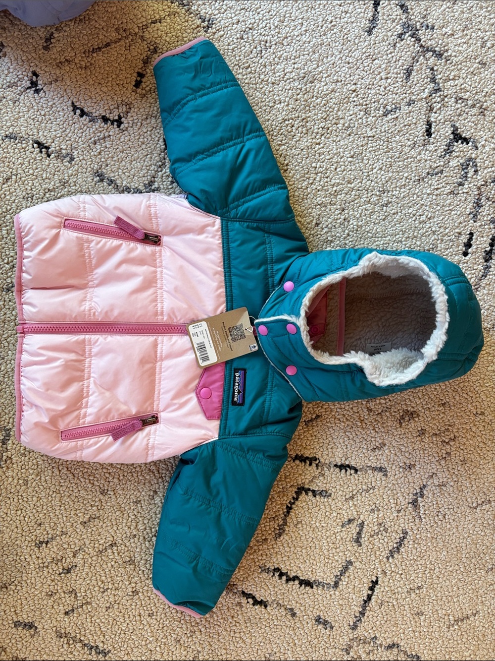 Patagonia jacket brand new 6/12m